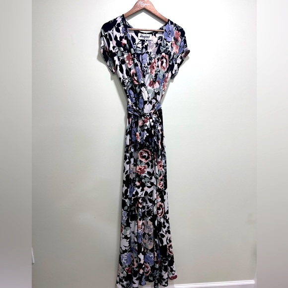 Meghan LA Dresses & Skirts - Meghan LA Los Angeles Jasmine Maxi Dress, Floral V-neck Wrap w/ belt, slit, Sz S